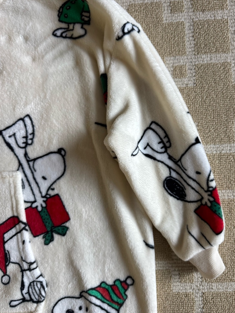 Peanuts Snoopy Christmas Sherpa Hoodie Pullover Cozy Holiday Christmas O/S - Picture 4 of 8